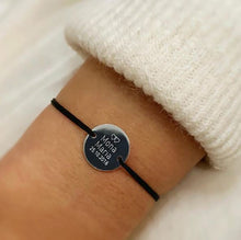 Charger l&#39;image dans la galerie, MONA MARIA BRACELET TEXTILE AVEC TEXTE
