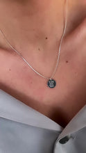 Charger et lire la vidéo dans la visionneuse de la Galerie, Collier avec pendentif 15mm argent / texte gravé
